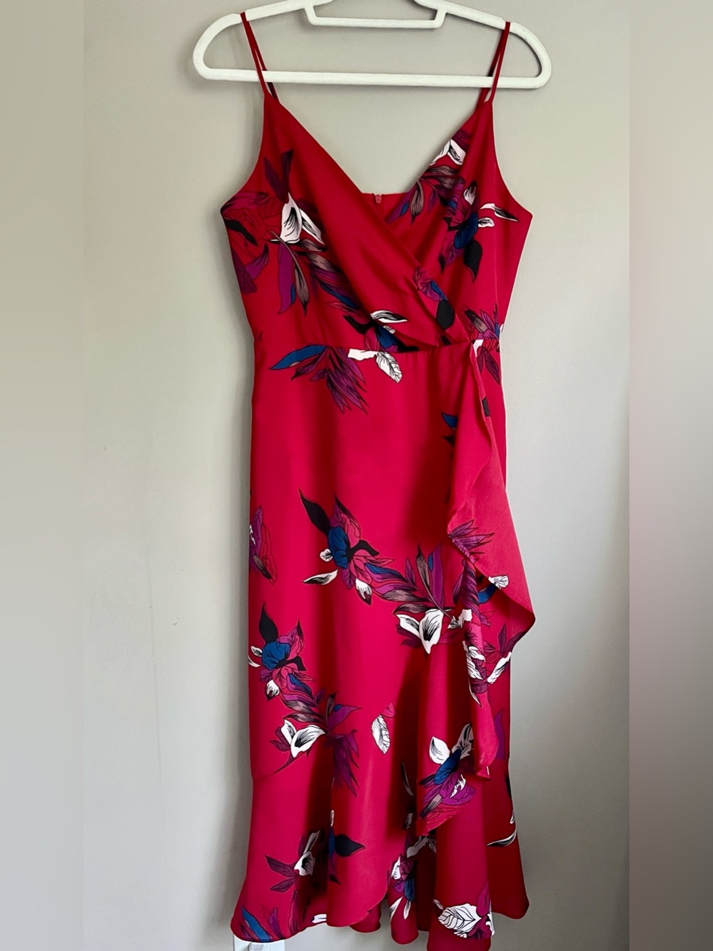 Lucy Paris Red Floral Faux Wrap Spaghetti Strap Ruffle Dress dress size medium